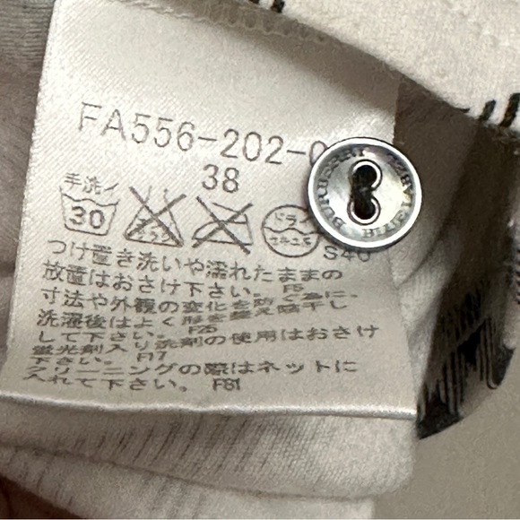 Burberry Long Sleeve - Picture 9 of 9